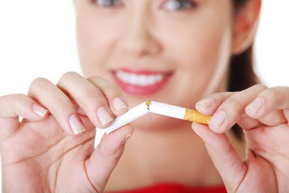Renunțarea la fumat va scuti un bărbat de problemele de potență